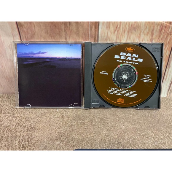 1990 Dan Seals On Arrival Audio Music CD Capitol Nashville - Picture 2 of 3